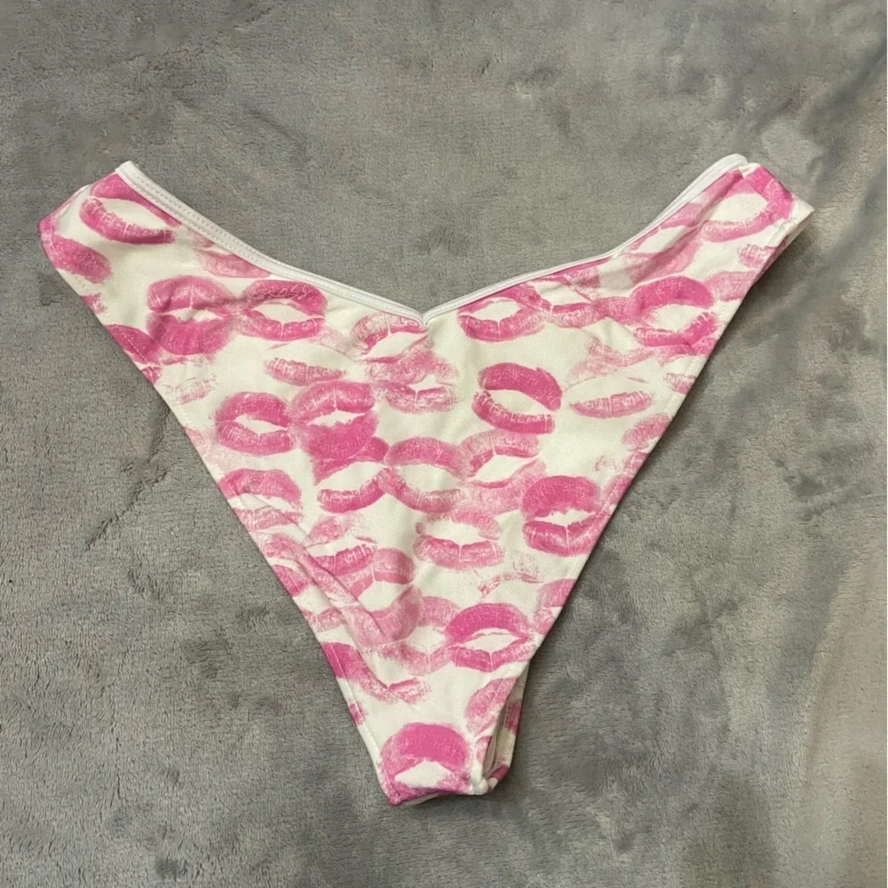 New! Frankies Bikinis X SYDNEY SWEENEY Enzo Cheeky Bikini Bottom 10723